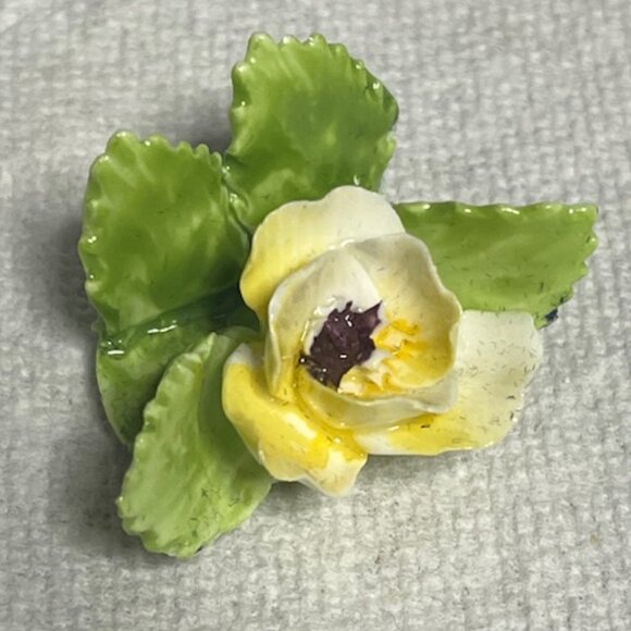 VTG ONE Adderley Floral Bone China Place-Name Card Holder Yellow England 1.5" - Picture 4 of 14